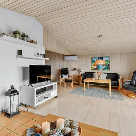 Feriehus In With Sauna