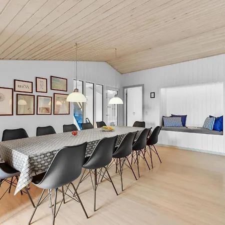 Beautiful In With Ethernet Internet Holiday home
